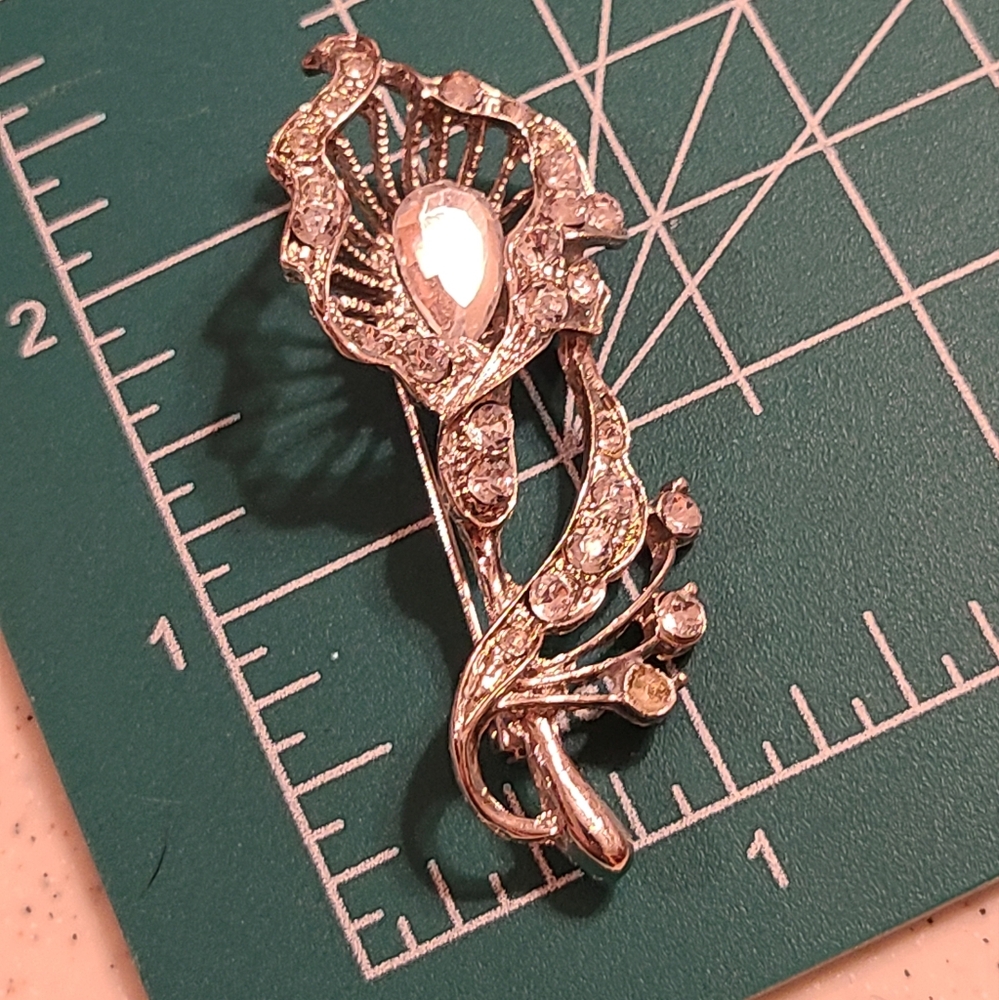 Vintage pin floral brooch jewelry for sale - Picture 7 of 8